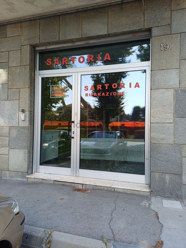 locale commerciale in vendita a Chivasso