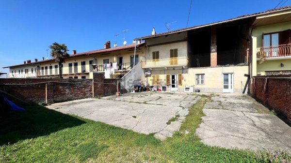 casa indipendente in vendita a Chivasso in zona Torassi