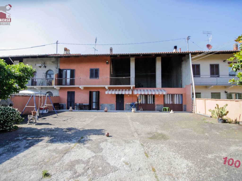 casa indipendente in vendita a Chivasso in zona Betlemme