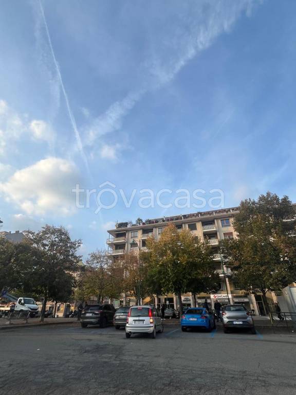 negozio in vendita a Chivasso