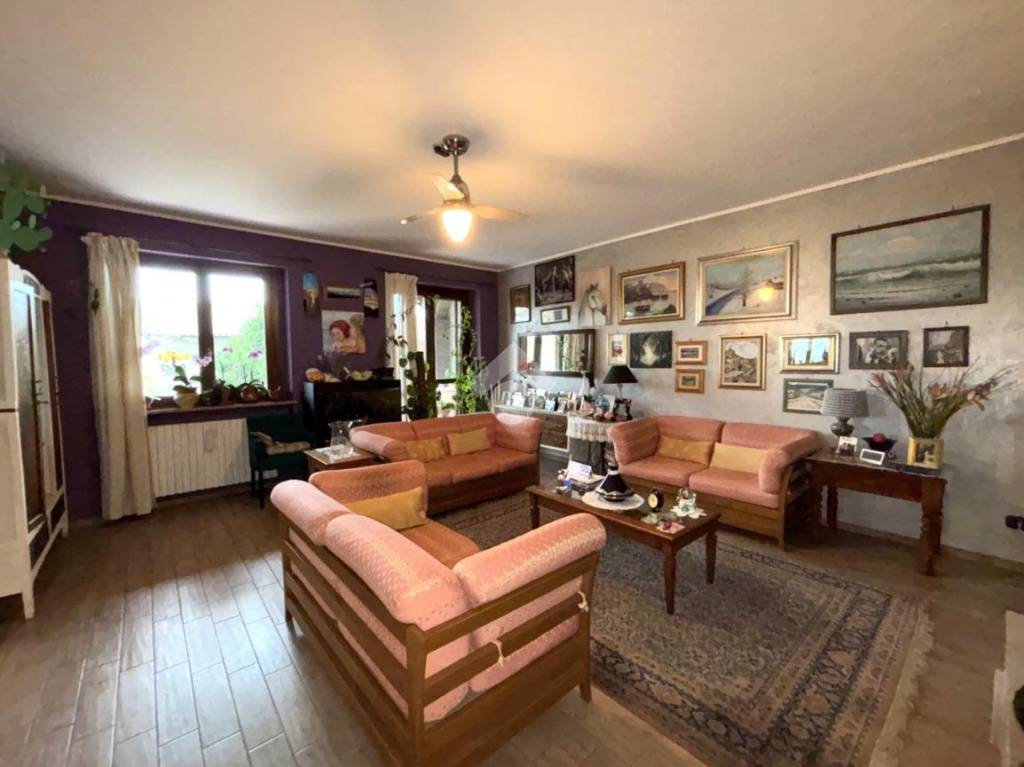 casa indipendente in vendita a Chivasso in zona Torassi