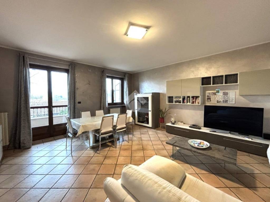 casa indipendente in vendita a Chivasso in zona Torassi