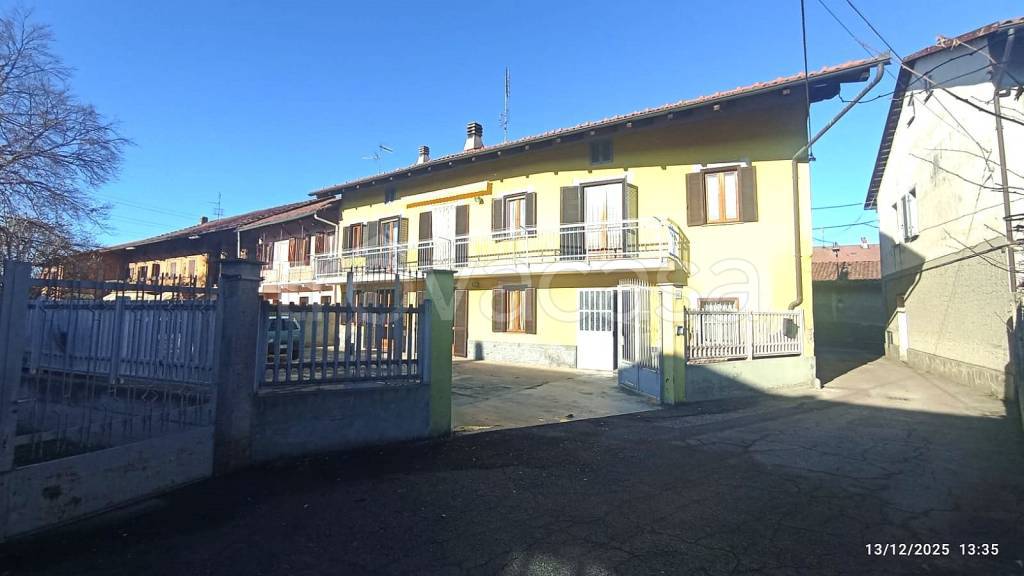 casa indipendente in vendita a Chivasso in zona Borghetto