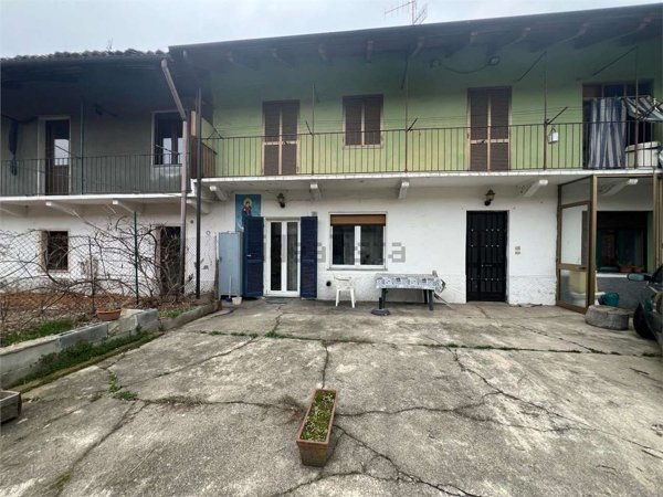 appartamento in vendita a Chivasso in zona Montegiove