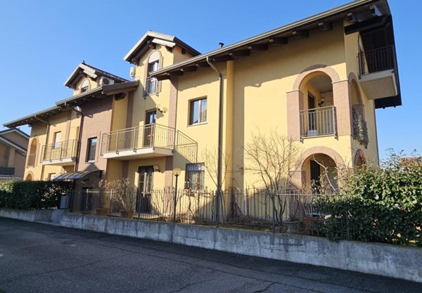 casa indipendente in vendita a Chivasso in zona Castelrosso