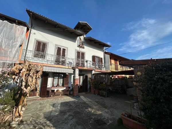 casa indipendente in vendita a Chivasso in zona Mosche