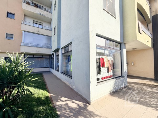 negozio in vendita a Chivasso