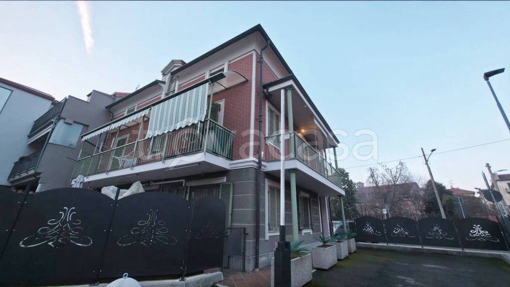 casa indipendente in vendita a Chivasso