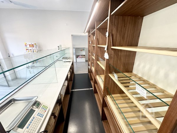 negozio in vendita a Chivasso