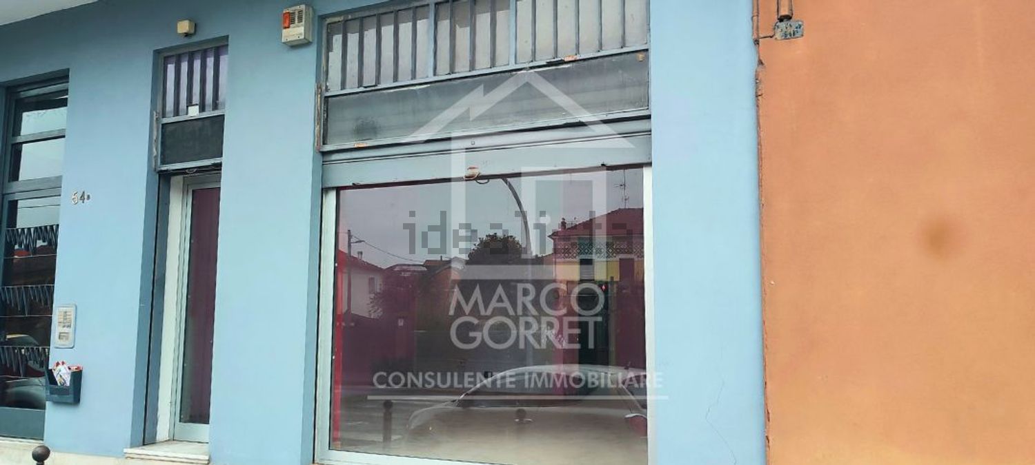 locale commerciale in vendita a Chivasso