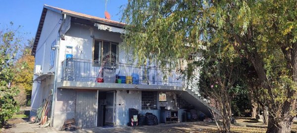 casa indipendente in vendita a Chivasso