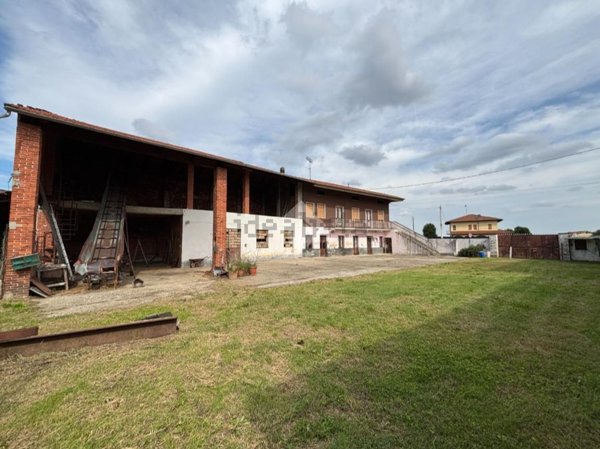 casa indipendente in vendita a Chivasso in zona Betlemme