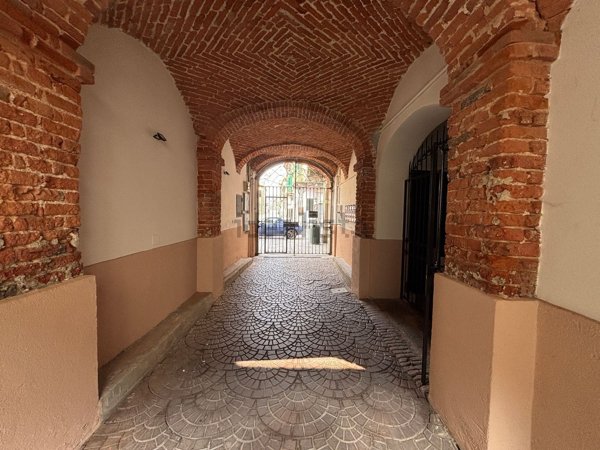 locale commerciale in vendita a Chivasso