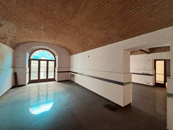 locale commerciale in vendita a Chivasso