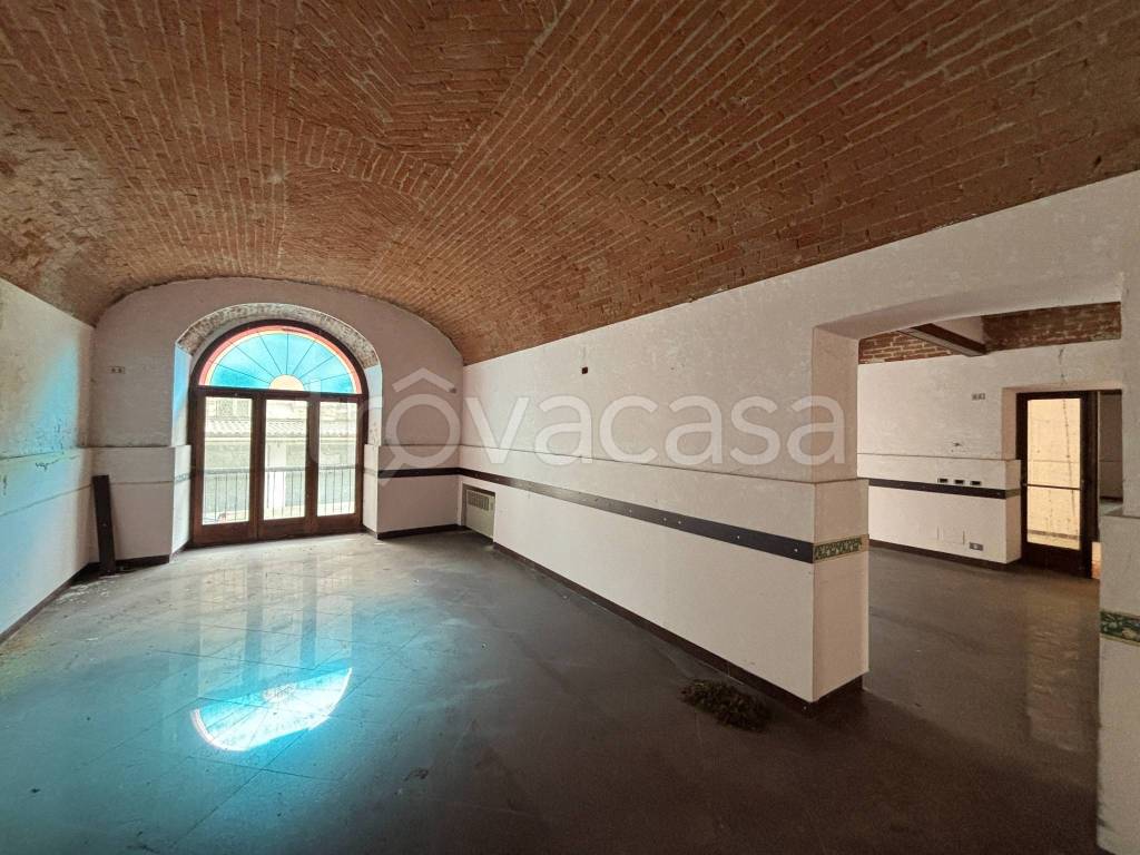 negozio in vendita a Chivasso