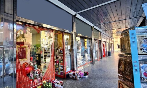 negozio in vendita a Chivasso