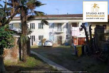 appartamento in vendita a Chivasso in zona Castelrosso