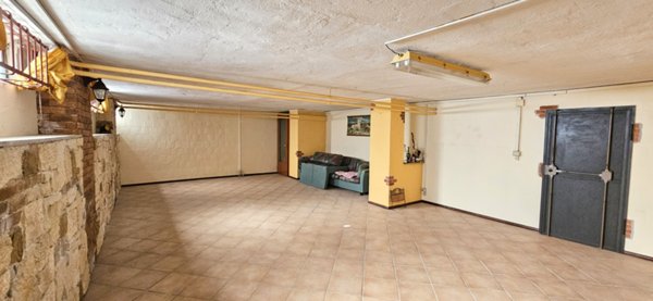 locale di sgombero in vendita a Chivasso