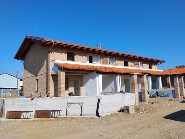 casa indipendente in vendita a Chivasso