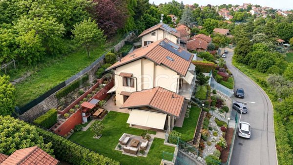 casa indipendente in vendita a Chivasso