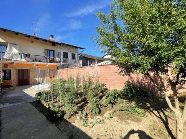 appartamento in vendita a Chivasso in zona Castelrosso