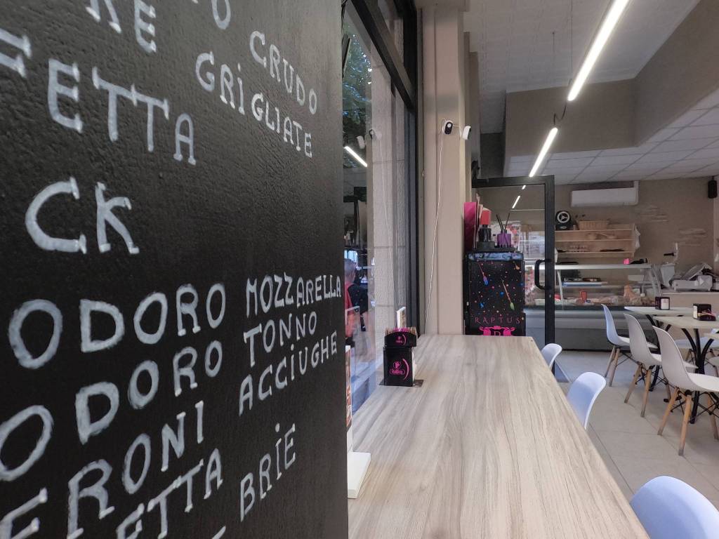 negozio in vendita a Chivasso