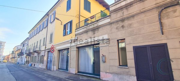 locale commerciale in vendita a Chivasso
