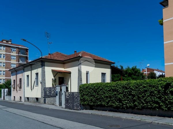 casa indipendente in vendita a Chivasso