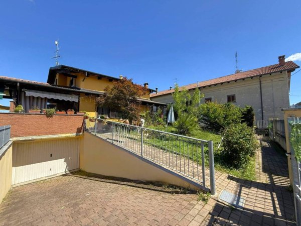 casa indipendente in vendita a Chivasso in zona Boschetto
