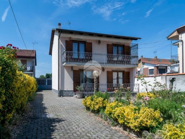 casa indipendente in vendita a Chivasso in zona Torassi