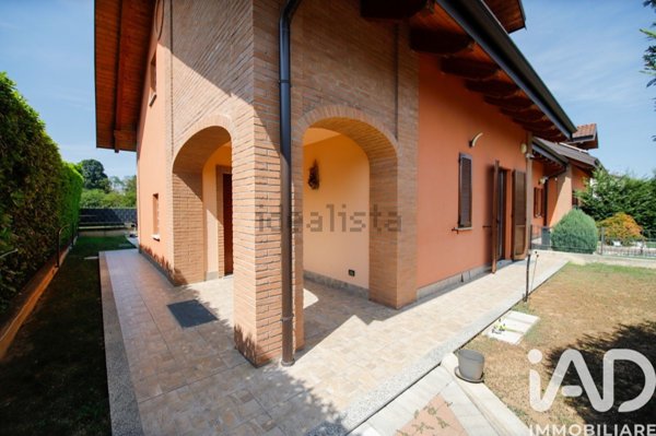 casa indipendente in vendita a Chivasso in zona Mosche