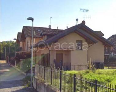 casa indipendente in vendita a Chivasso in zona Castelrosso