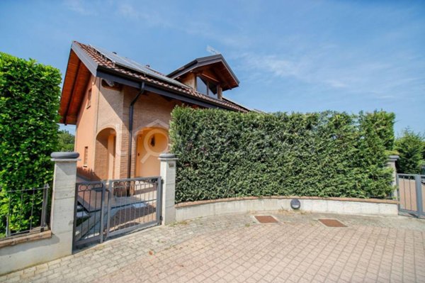 casa indipendente in vendita a Chivasso in zona Mosche