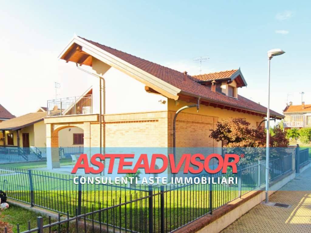 casa indipendente in vendita a Chivasso in zona Castelrosso