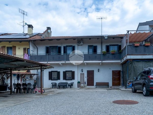 casa indipendente in vendita a Chivasso in zona Boschetto