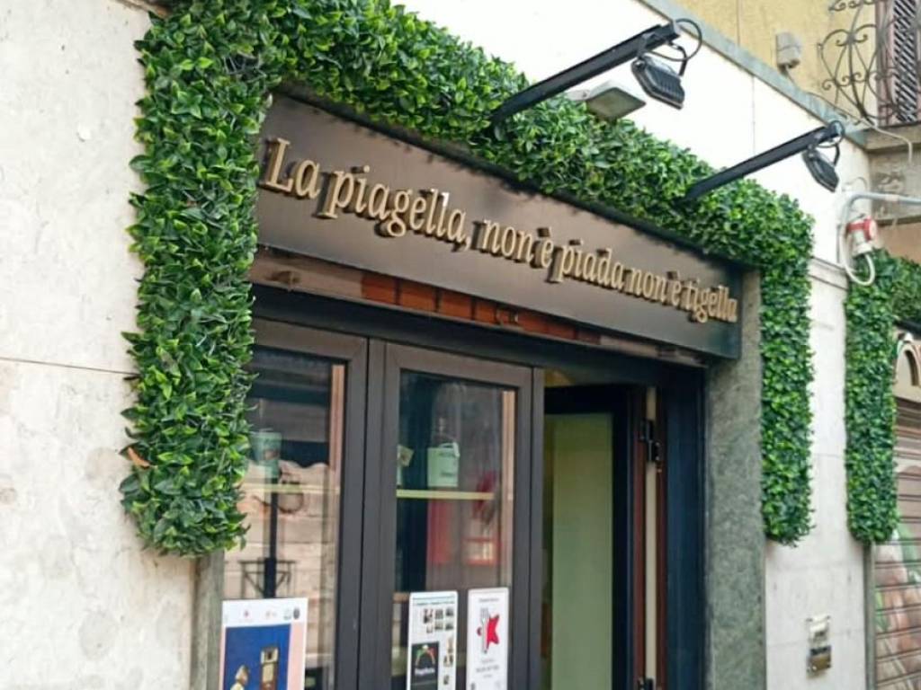 negozio in vendita a Chivasso