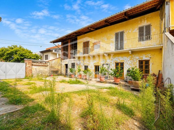 casa indipendente in vendita a Chivasso in zona Torassi