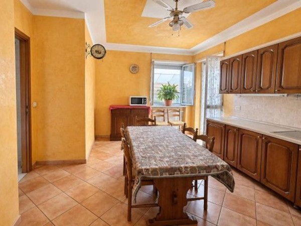 casa indipendente in vendita a Chivasso in zona Castelrosso
