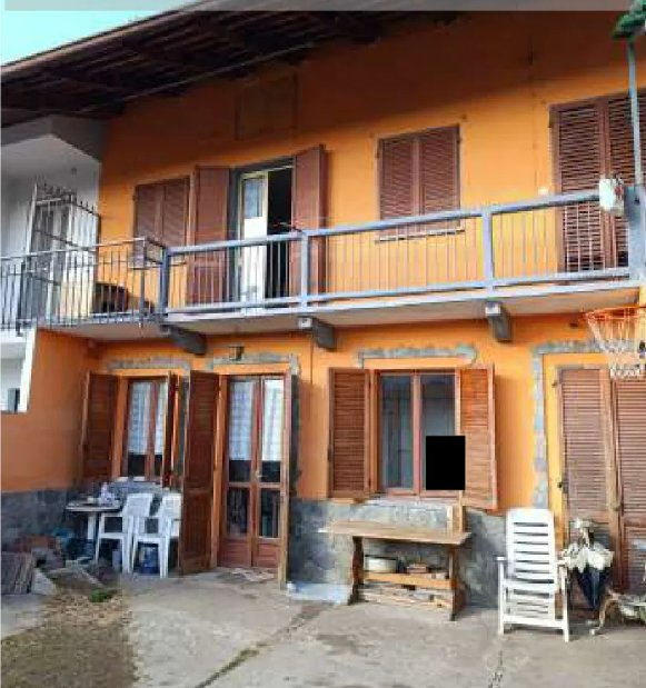 casa semindipendente in vendita a Chivasso in zona Castelrosso