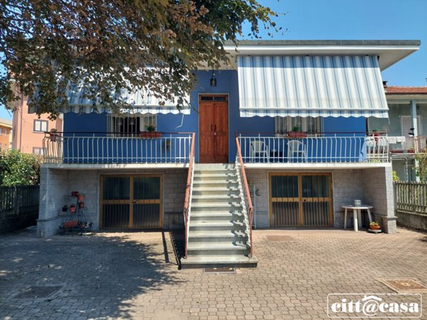 casa indipendente in vendita a Chivasso