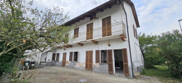 casa indipendente in vendita a Chivasso in zona Castelrosso