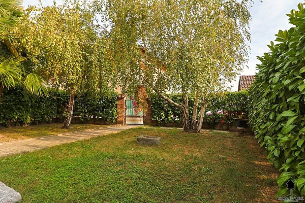 casa indipendente in vendita a Chivasso in zona Pogliani