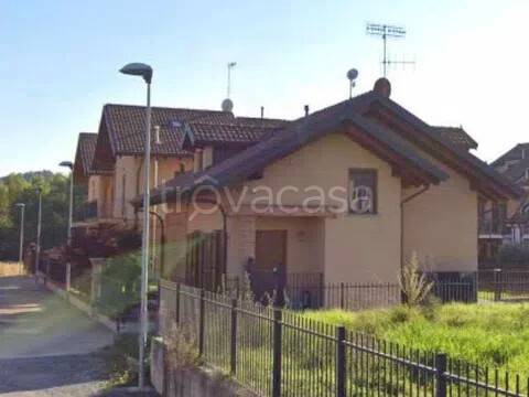 casa indipendente in vendita a Chivasso in zona Castelrosso