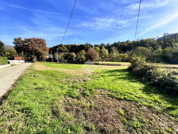 terreno edificabile in vendita a Cintano