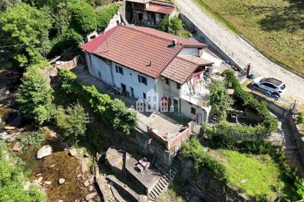 casa indipendente in vendita a Cintano