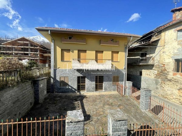casa indipendente in vendita a Cintano in zona San Rocco