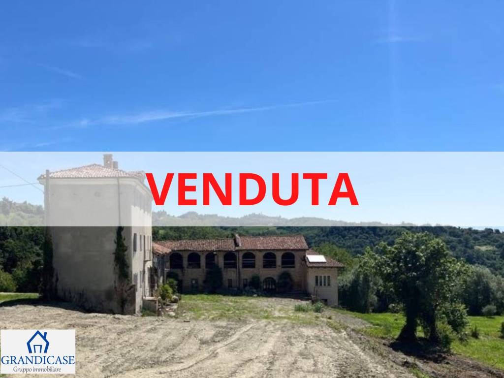 casa indipendente in vendita a Cinzano