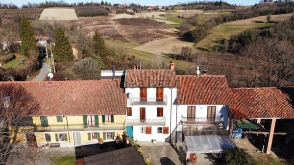 casale in vendita a Cinzano