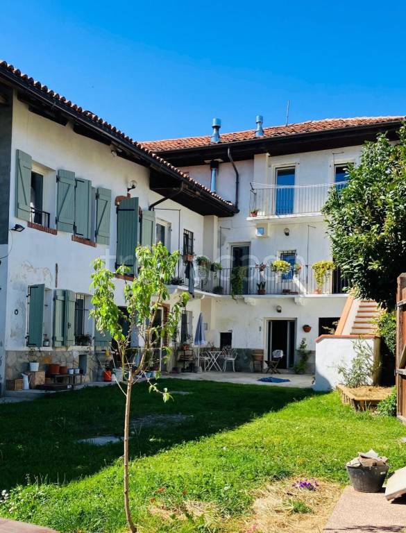casa indipendente in vendita a Cinzano