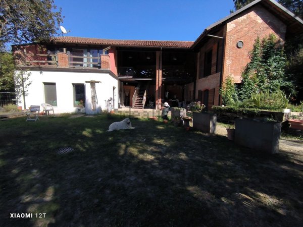 casa indipendente in vendita a Cinzano